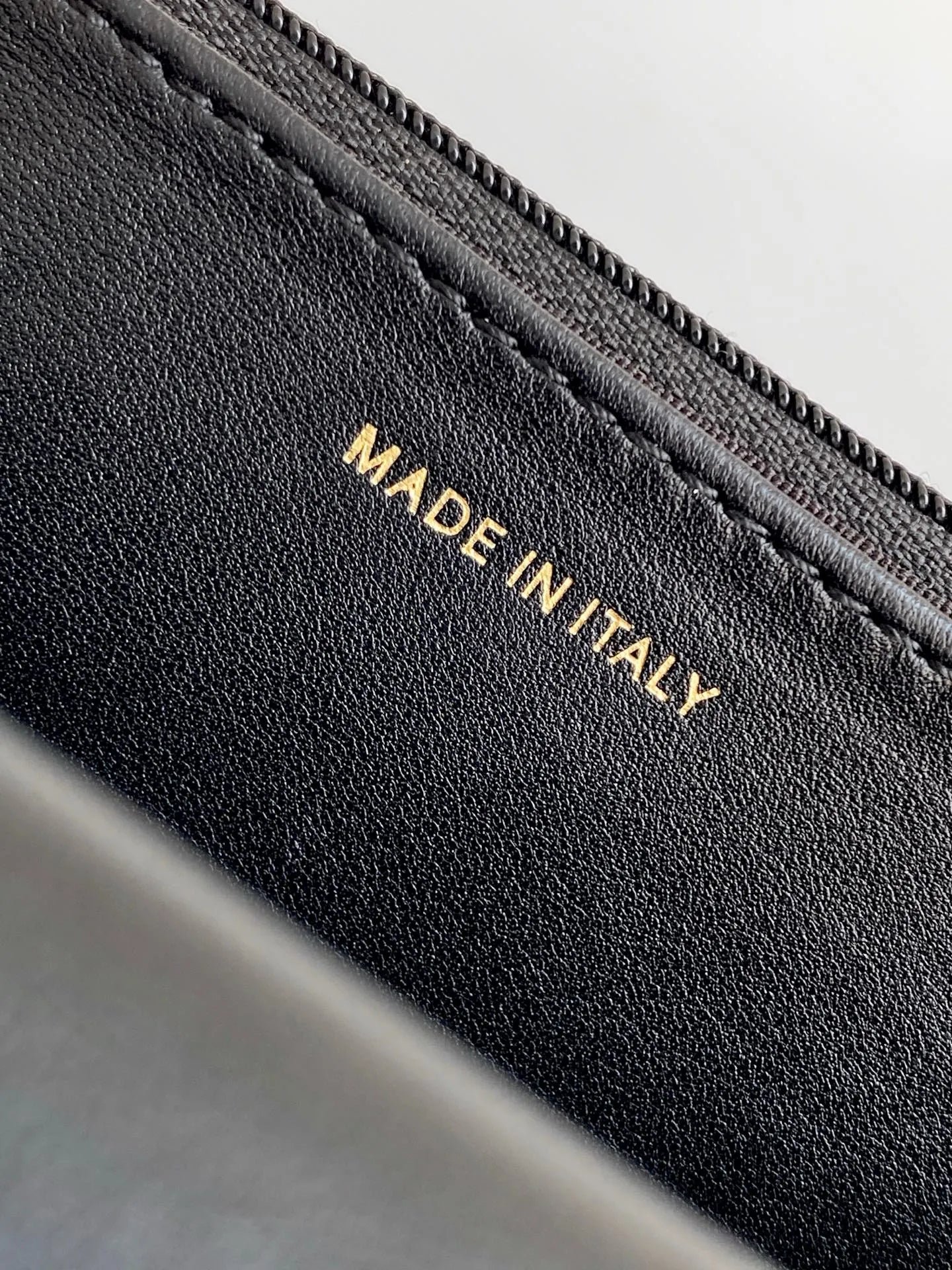 Trendy CC Wallet on Chain - Image 9