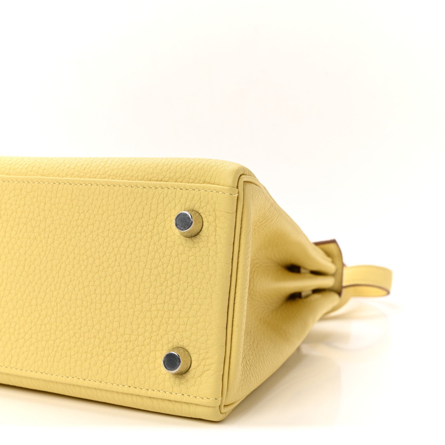 Togo Kelly Retourne 25 Jaune Poussin - Image 9