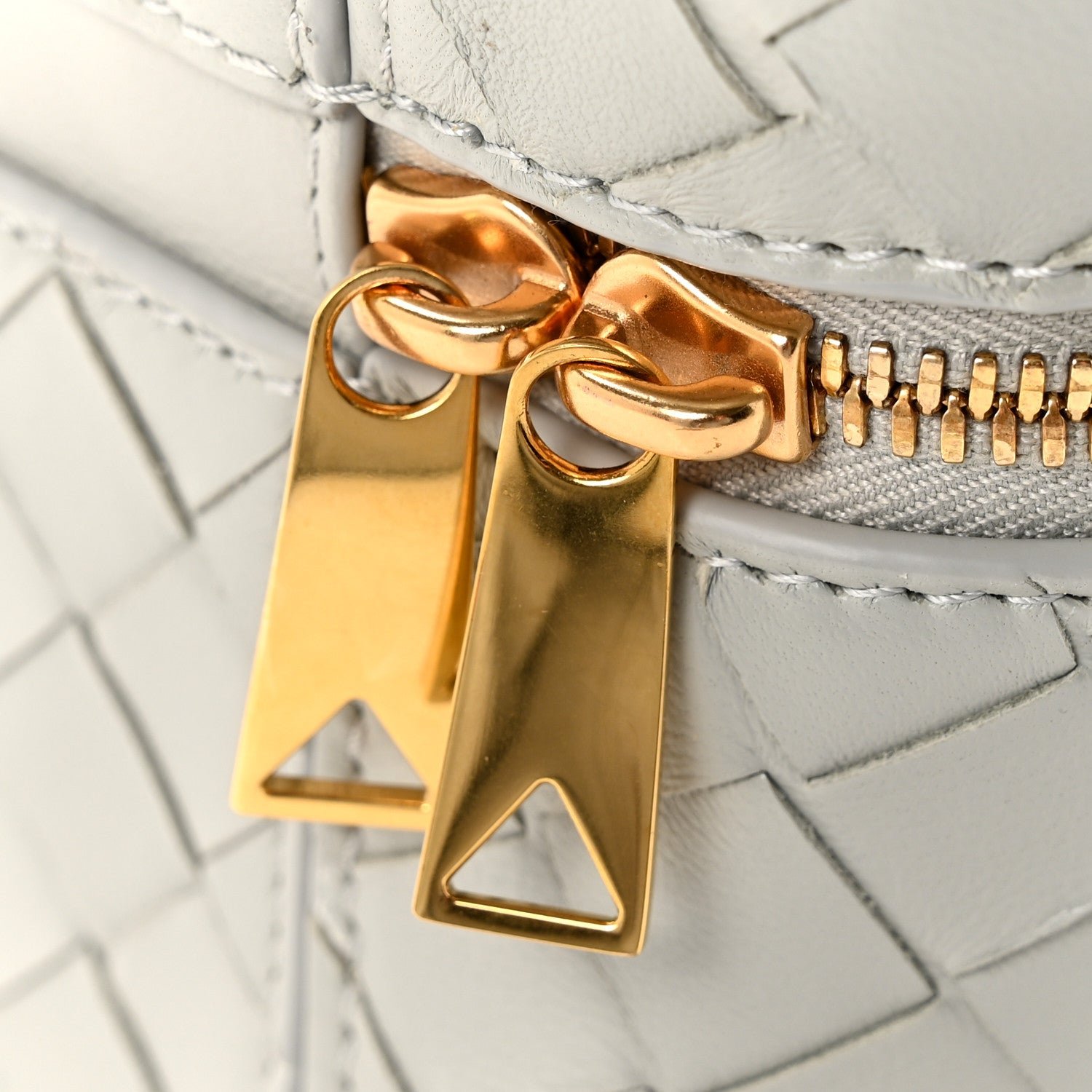 Nappa Intrecciato Small Vanity Case On Strap Agate Grey - Image 10