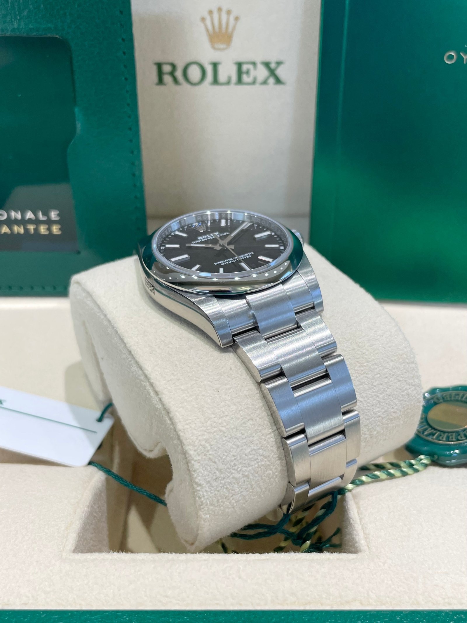 2023 Rolex Oyster Perpetual 34 124200 - Image 4